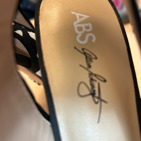 ABS Allen Schwartz NWOT slingback heart and bow “Sophee” heels size 10 brand new - Picture 15 of 15